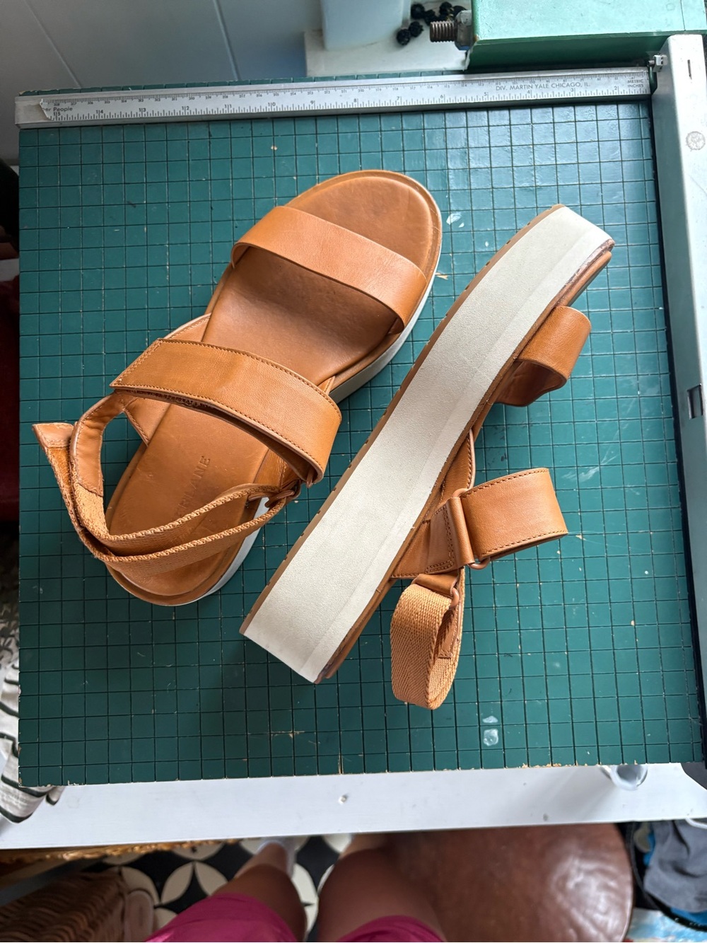 Everlane Tan Leather Double-Strap Sandals - size 8 - Picture 2 of 5